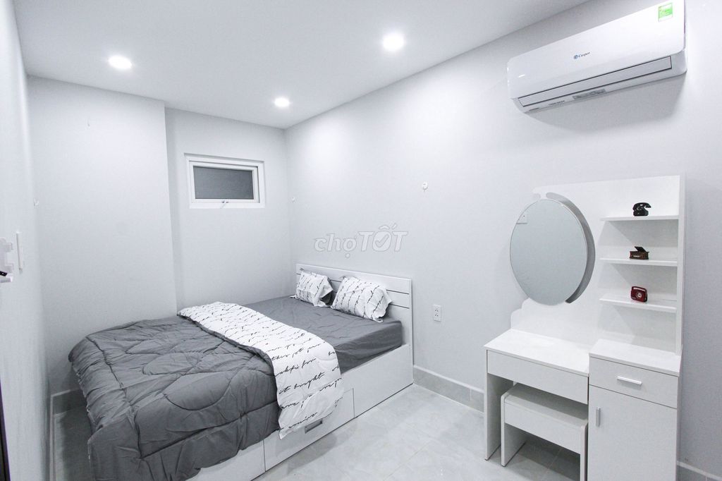Rent a full bedroom 40 M2 7th district.