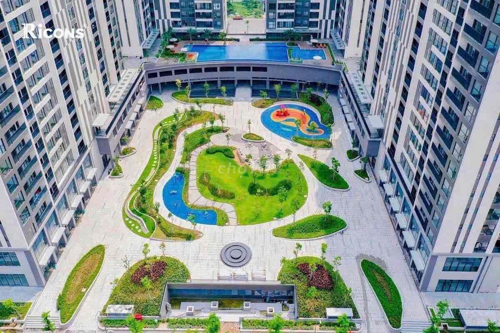 It's women share one bedroom - apartment 2 Victoria Village bedroom: