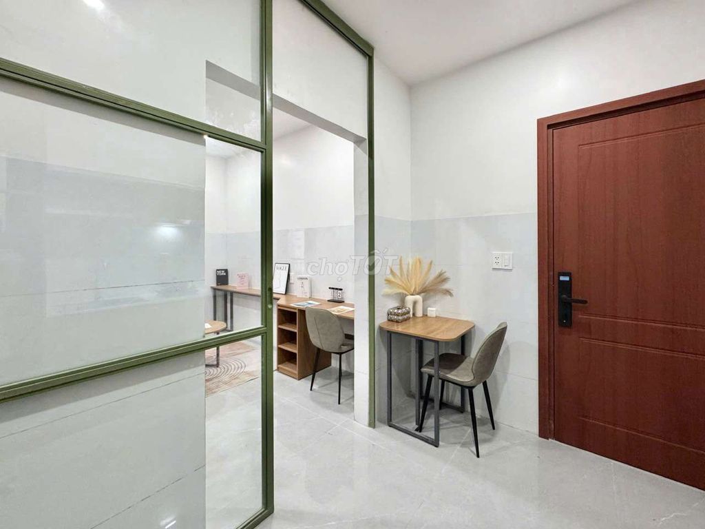 The studio. A kitchen bedroom with a big, big balconies for pet pet pet.