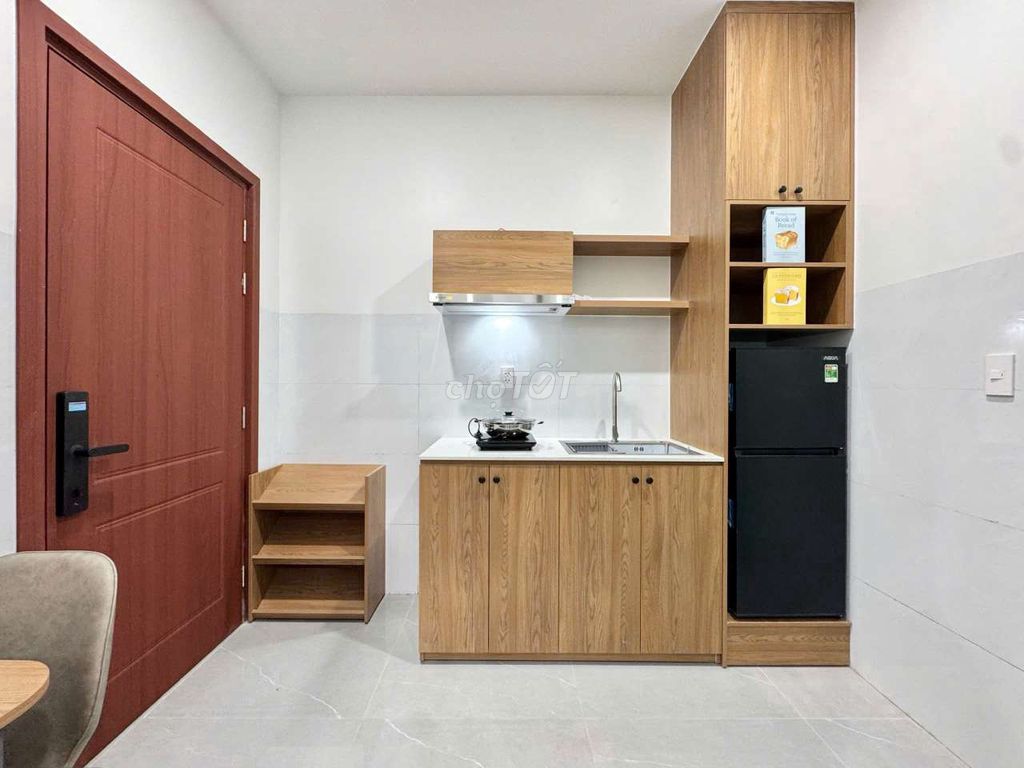The studio. A kitchen bedroom with a big, big balconies for pet pet pet.