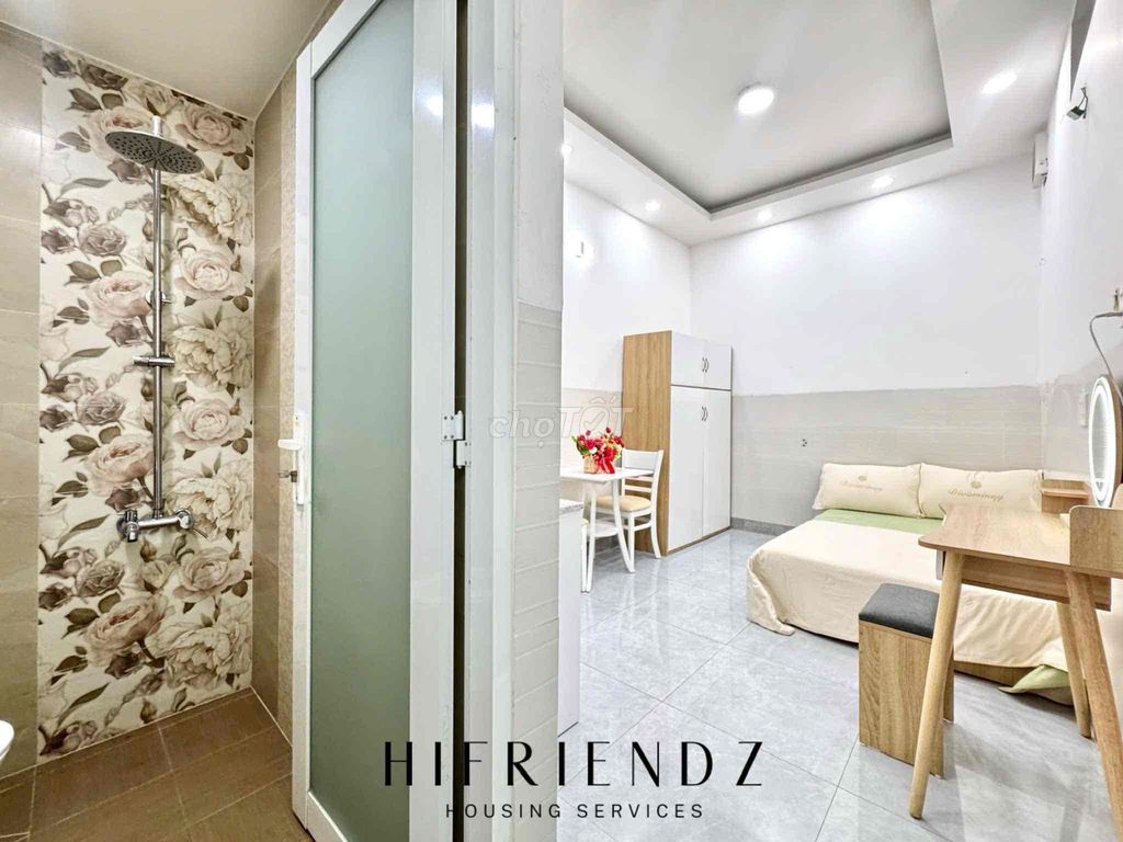 The flat is full of interiors, like pictures, right in Sen's Queen, near the University of vhu Shire 11