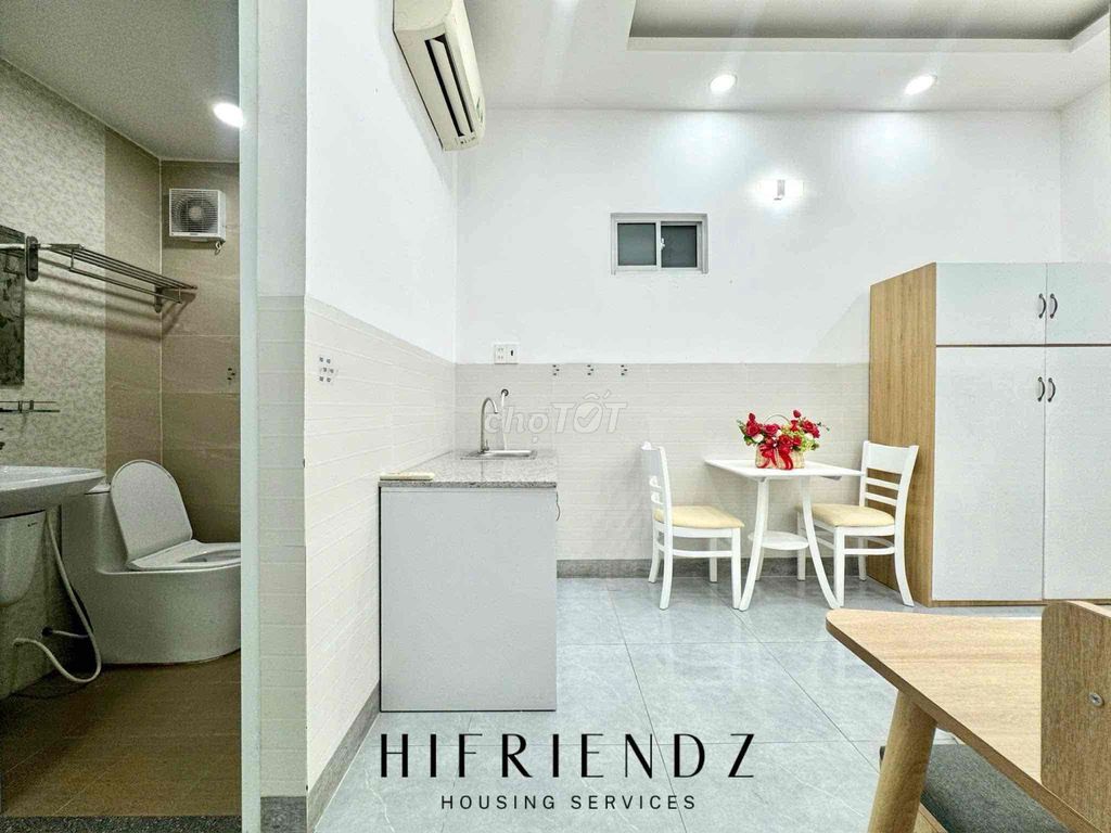 The flat is full of interiors, like pictures, right in Sen's Queen, near the University of vhu Shire 11