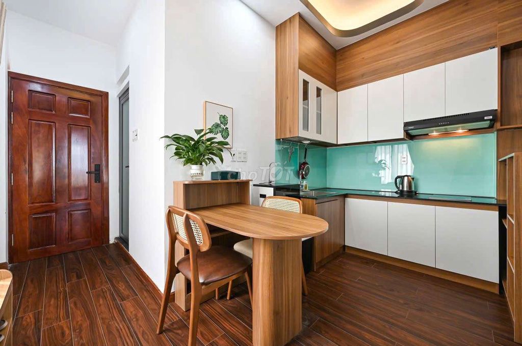 And a couple of bedrooms near Tan Son Nhut Airport, Royal Park, Full interior.