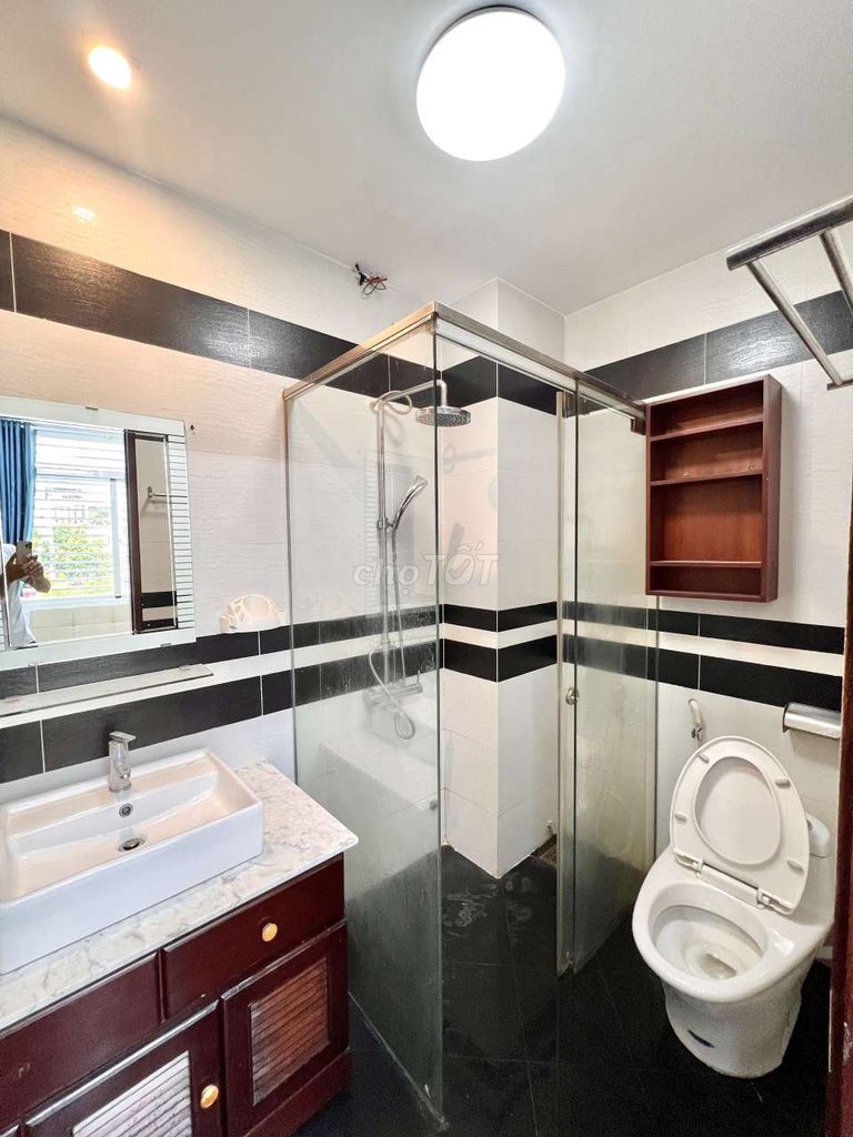 Hire Studio Phạm Văn Hai Tân Bình, near Tan Son Nhut Airport.