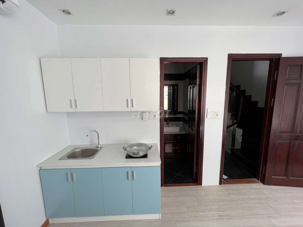 Hire Studio Phạm Văn Hai Tân Bình, near Tan Son Nhut Airport.