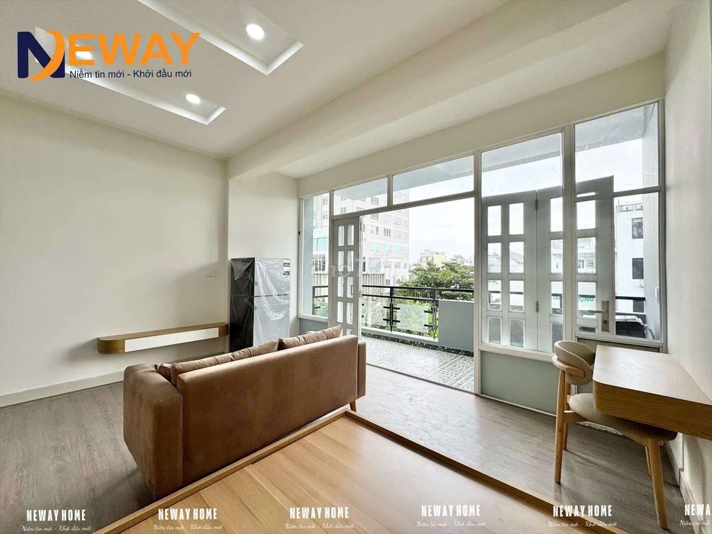 Opening up a new house in a kitchen with a parc mall interior.