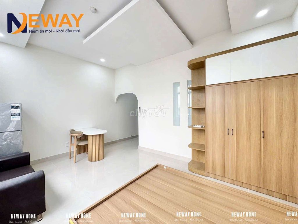 Opening up a new house in a kitchen with a parc mall interior.