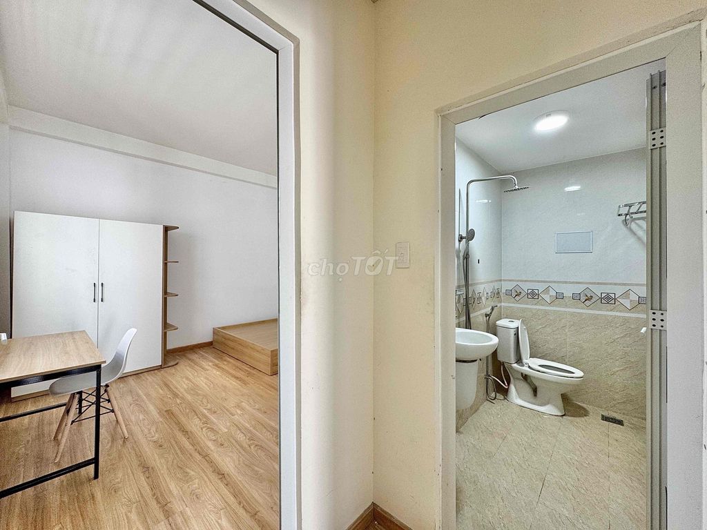Rent two public windows on Huỳnh Văn Nghệ Gò Vấp