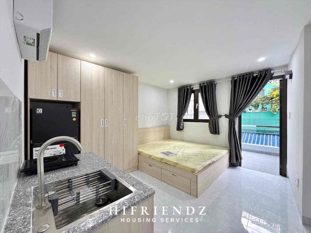 Rent a balcony apartment-- Nguyễn Phi Khanh, District 1