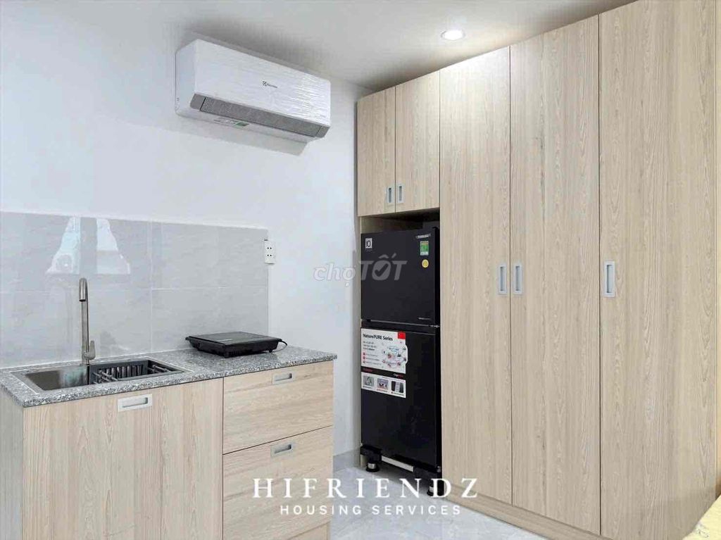Rent a balcony apartment-- Nguyễn Phi Khanh, District 1