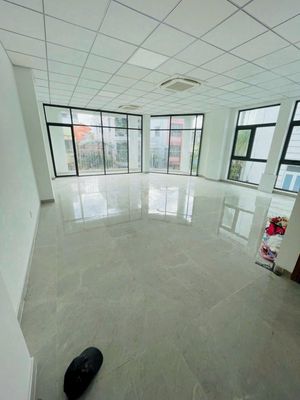 Need to rent the corner of two Hong Kong Chinese businesses 2 Q.Z.qz1