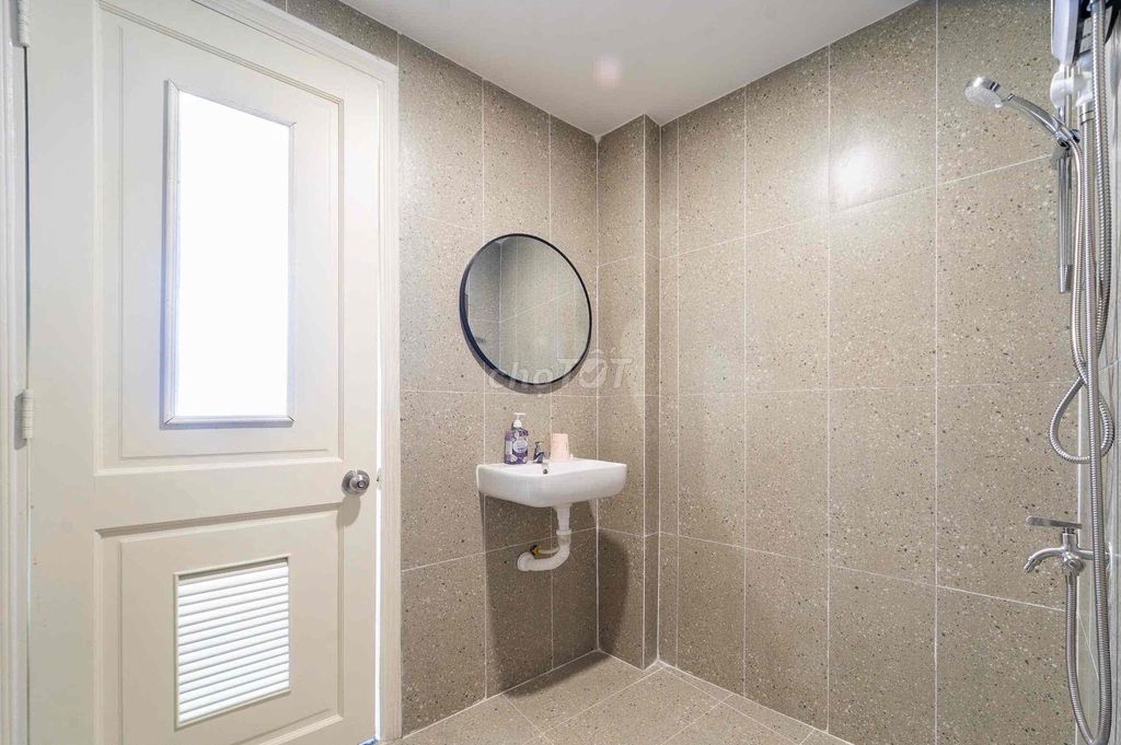 The 1st bedroom is 100% full of 7th place in the heart of 10th.