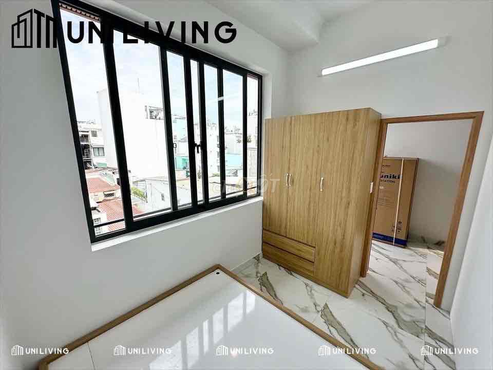 Hot! 2 Long-Stalmall Bedrooms - Many Big Windows Near Blue Rows