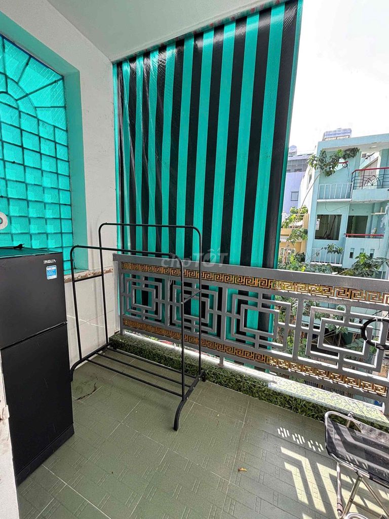 Two-store balcony bedrooms, low-cost furniture downtown in the 10th.