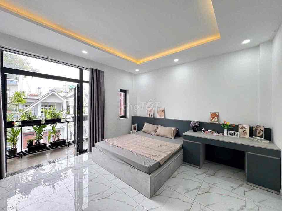 Rent a new balcony building on Trường Sa 3rd district near the bridge.