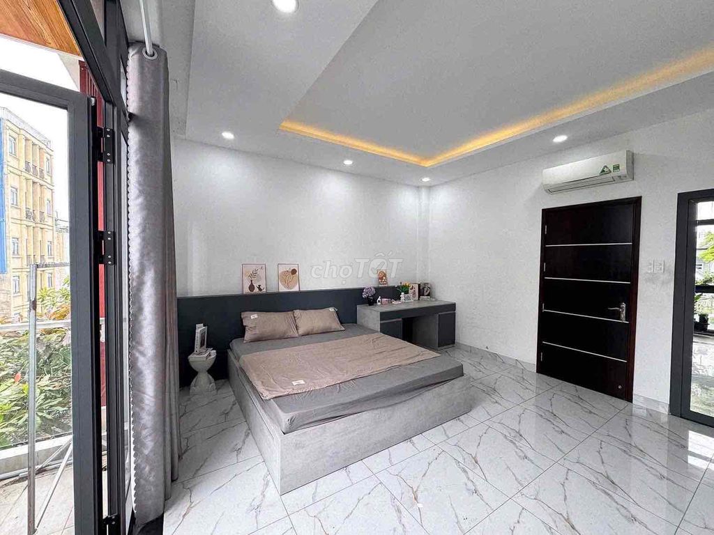 Rent a new balcony building on Trường Sa 3rd district near the bridge.