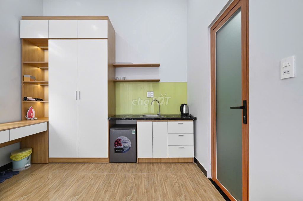 rented studio full interior