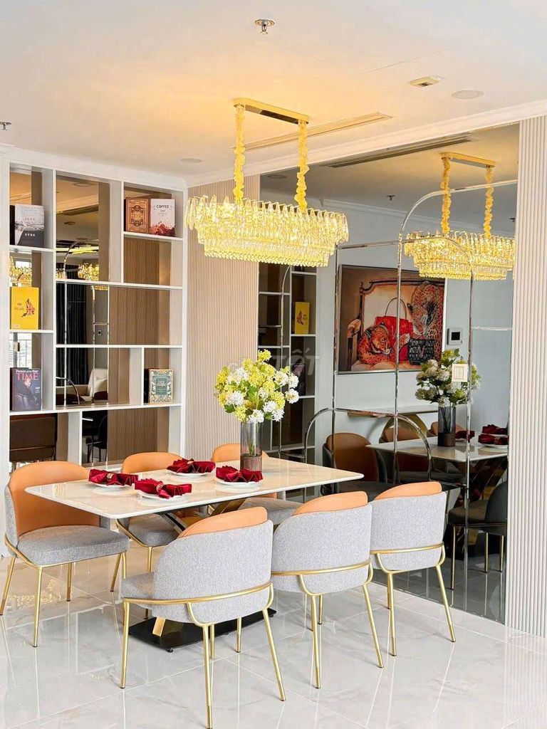The owner rented three Vinhomes Grand Park bedrooms full of advanced furniture