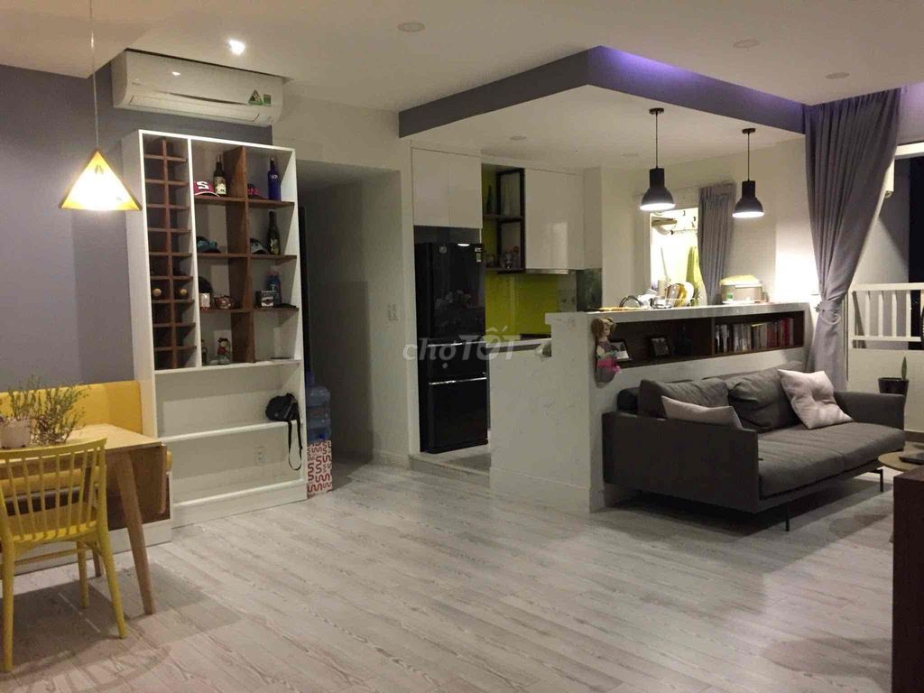 Rent two bedrooms. 100 meters. That's 15 million.