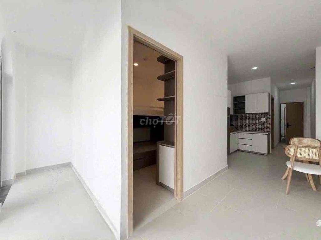 - Level 2 bedroom right now. Lạc Long Quân. - Move to District 10, District 3.