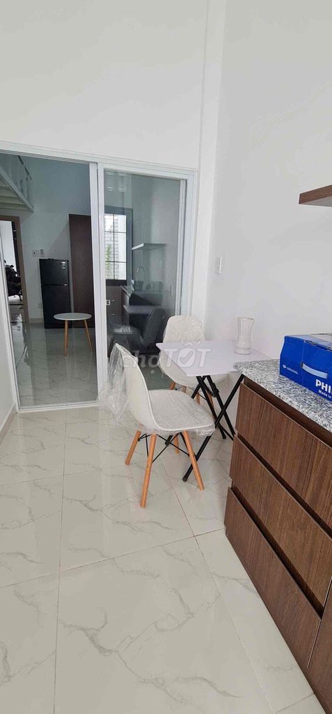 Dupex separates the balcony from Vĩnh Hội district 4
