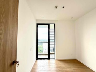 Rent the apartment. One bedroom. The new one with the furniture. Five million a month.