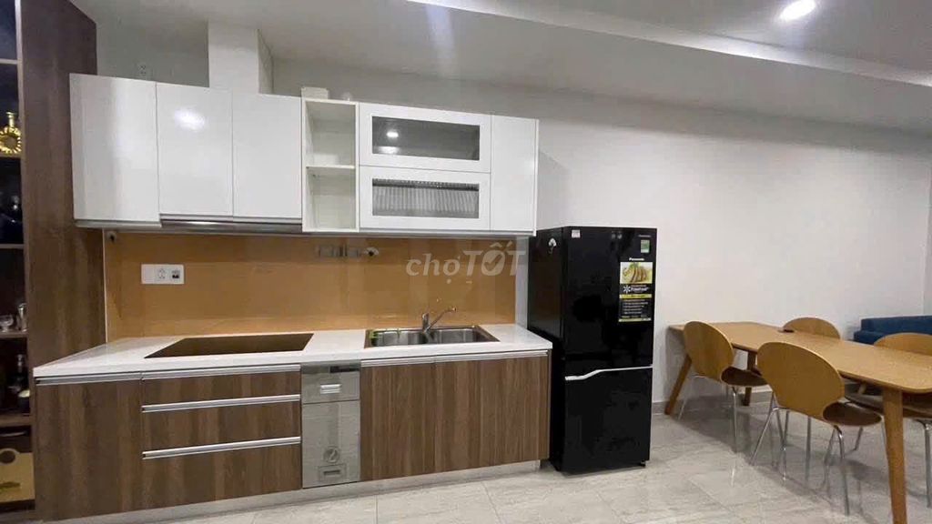 Central Plaza building. Phạm Văn Hai. tb. The area is 60 meters. Two bedrooms cost 14 million.