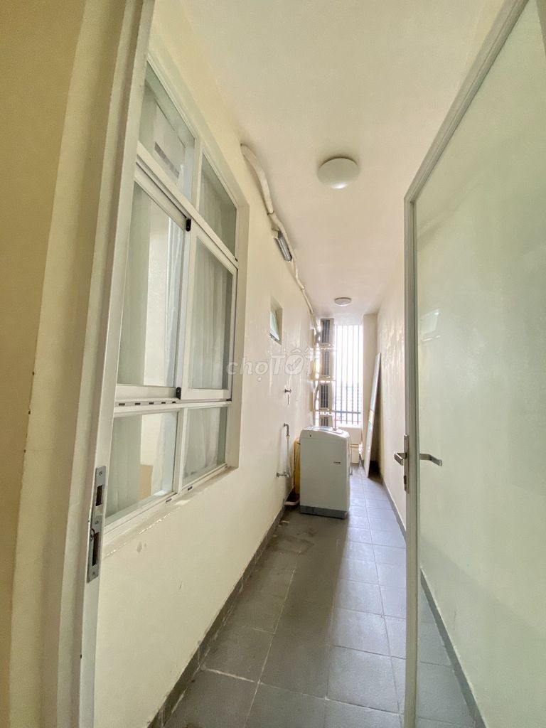 He rented Cộng Hòa Plaza apartment - 2 bedrooms for 13 million 3 million bedrooms.