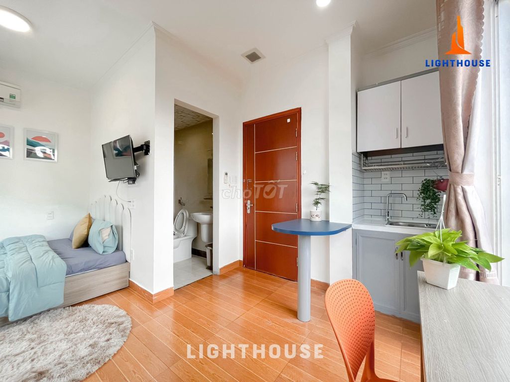 It's the owner who rented the service apartment with the banding right in K300 as he did.