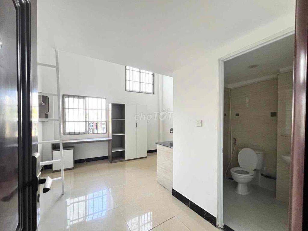 His apartment is wide open at the University of Literature.