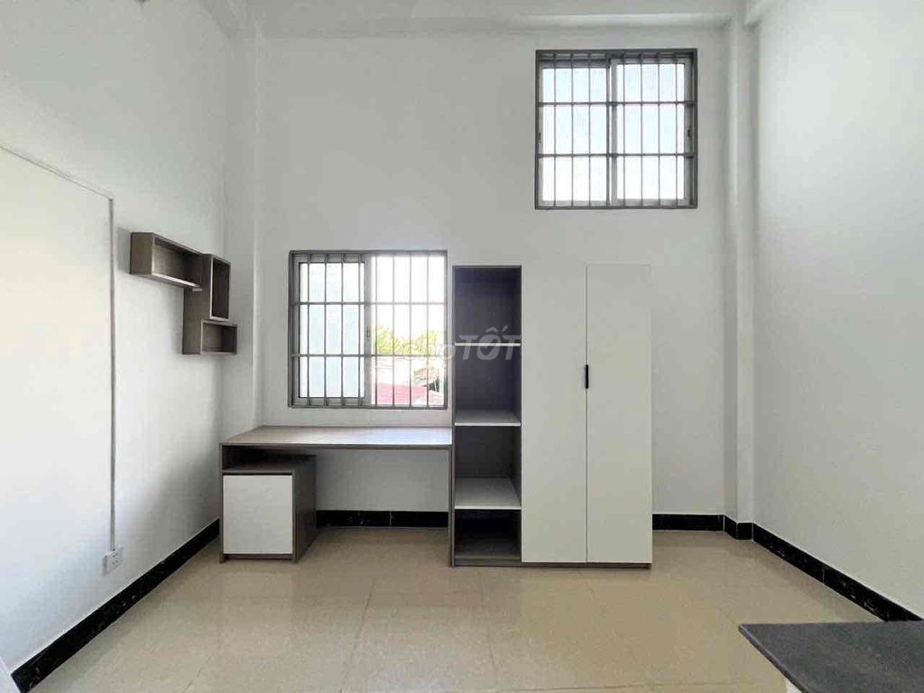 His apartment is wide open at the University of Literature.