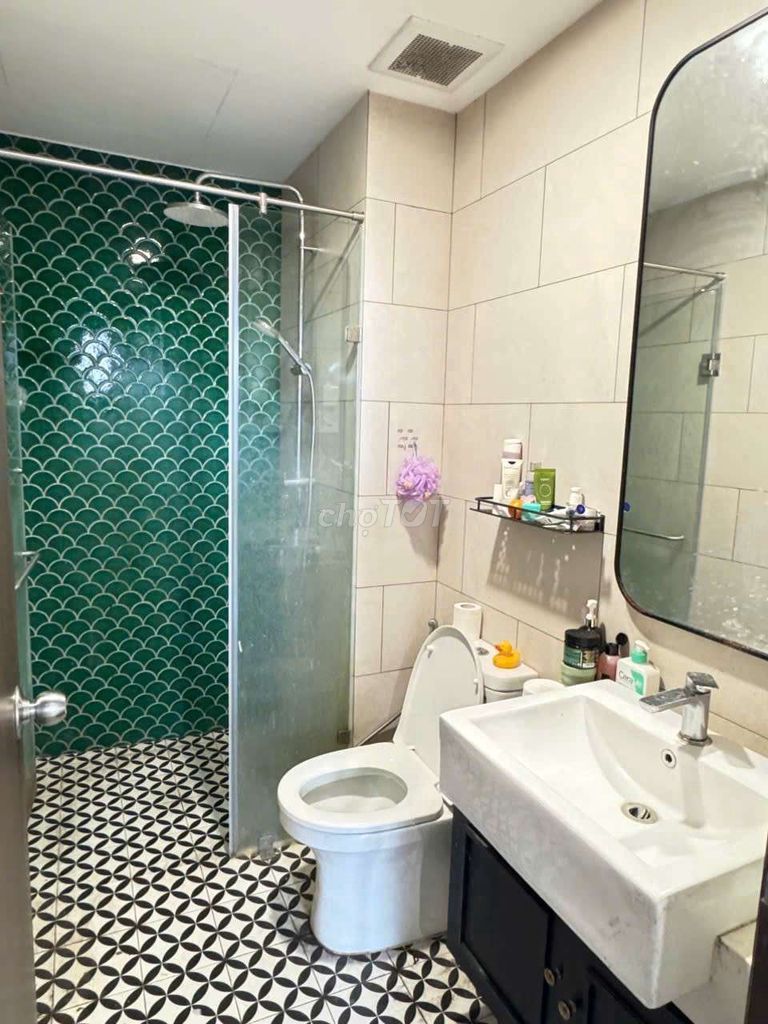 Rent PiCity High Park on the 10th floor. 70 M2 has two bedrooms, two toilets.