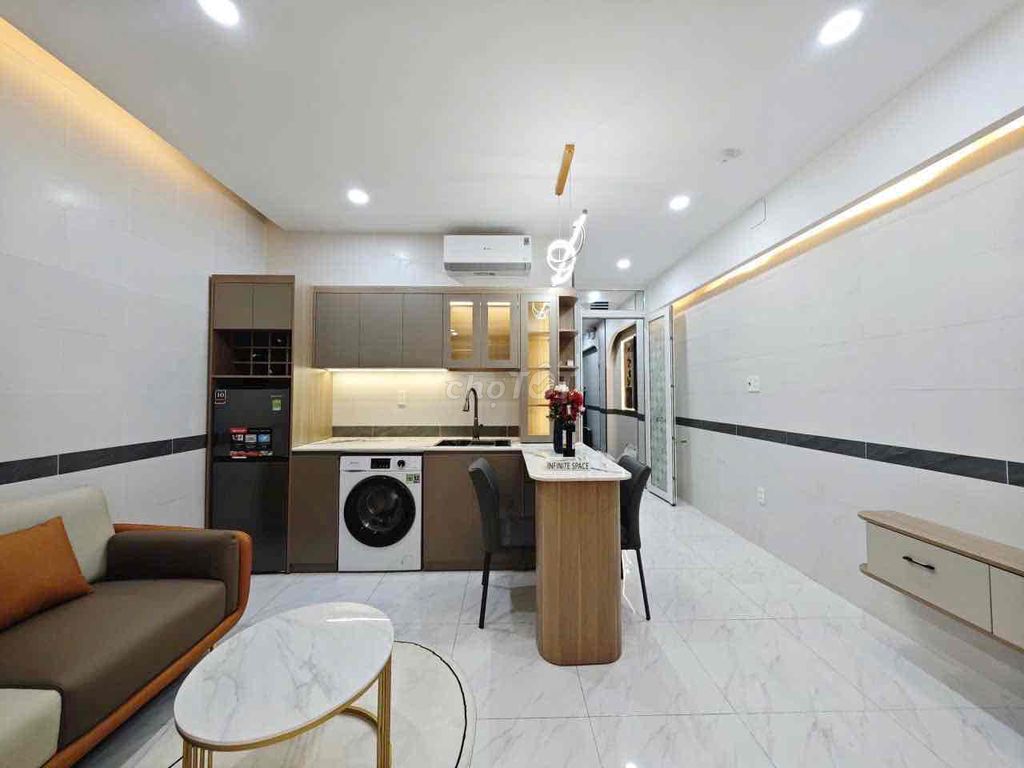 Super new plan. One bedroom, balcony in the middle of the third district.