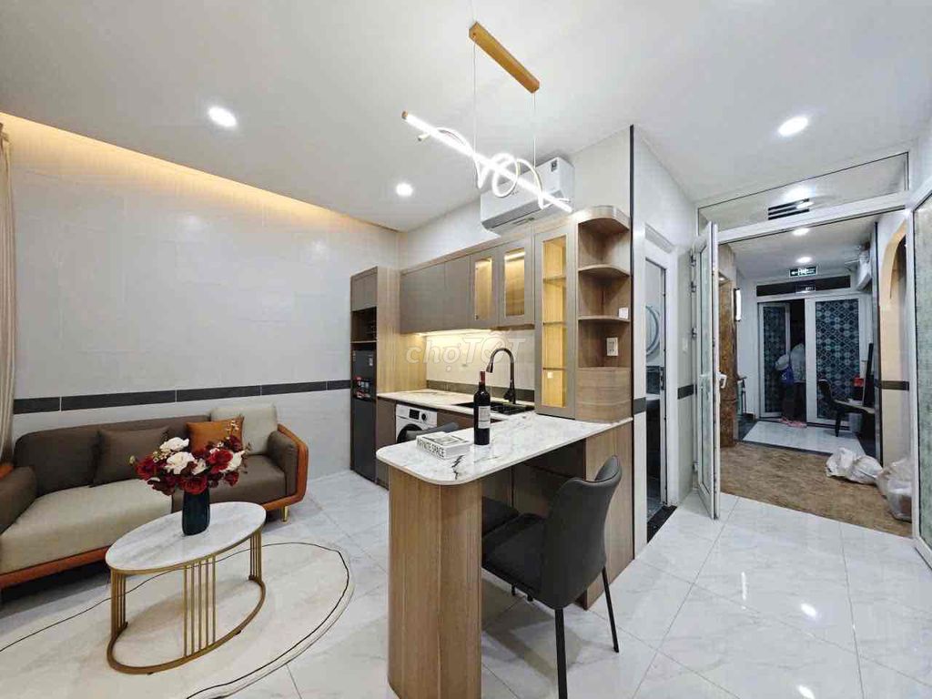 Super new plan. One bedroom, balcony in the middle of the third district.