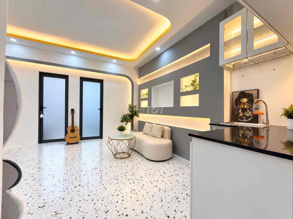 A two-room mini bedroom, a bathroom, a living room, super-beautiful furniture, near the republical lotte