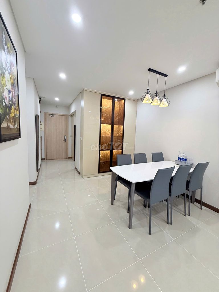 Two bedrooms, View County 1 in the House of Samasa. Full Seven, in immediately.