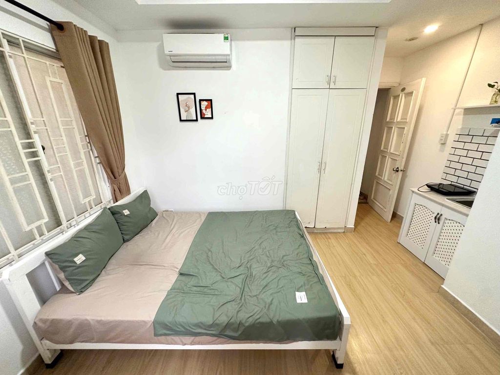 The apartment. One bedroom in the middle of the county. One hell of a deal.