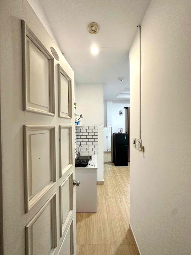 The apartment. One bedroom in the middle of the county. One hell of a deal.