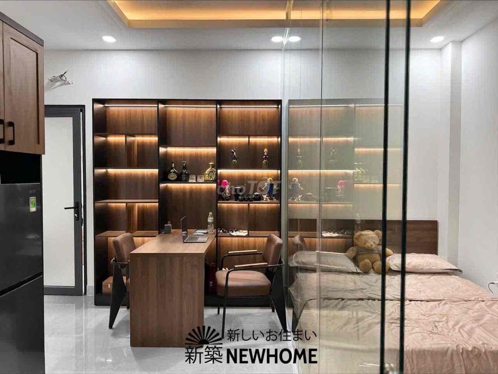 A high-end bedroom at the airport, planning to have a close-to-the-way bedroom. Go to the center.
