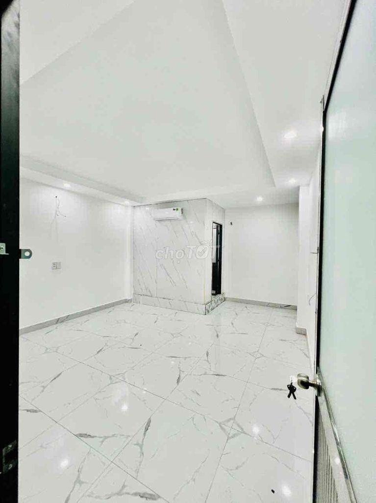 Rent the Guardian room 253 Lord Commander area 30 meters, Park Street.