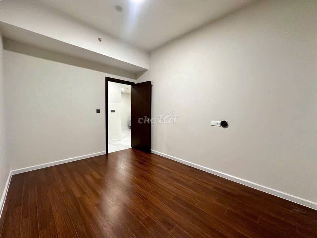 Picity building. tx13. District 12. 65 meters two bedrooms. ntcb. At 8.5 million.