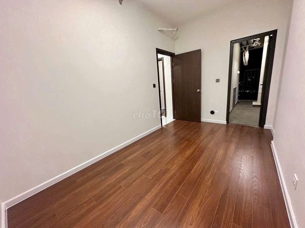 Picity building. tx13. District 12. 65 meters two bedrooms. ntcb. At 8.5 million.