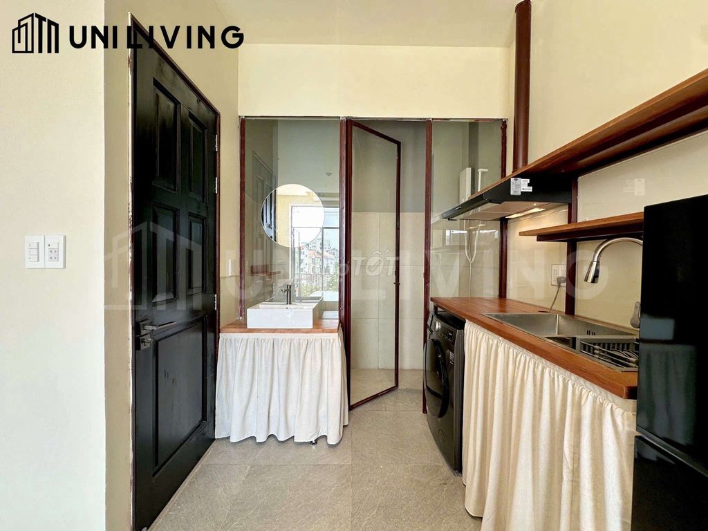 Rent a new studio - balcony - full interior - near Trần Não