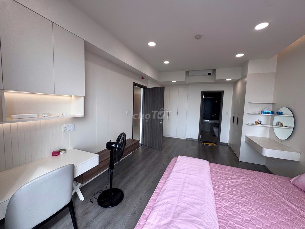 centery - 3 bedrooms full of beautiful furniture, brand new house - 30 million a month.