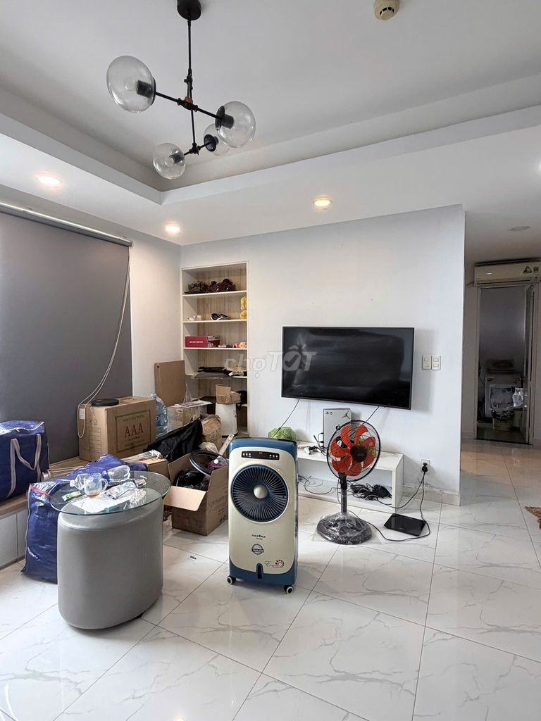 Central Plaza Phạm Văn Hai apartment two bedrooms 65 meters tall. Take the house now.