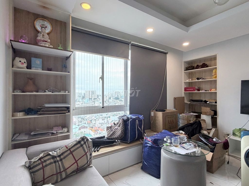 Central Plaza Phạm Văn Hai apartment two bedrooms 65 meters tall. Take the house now.