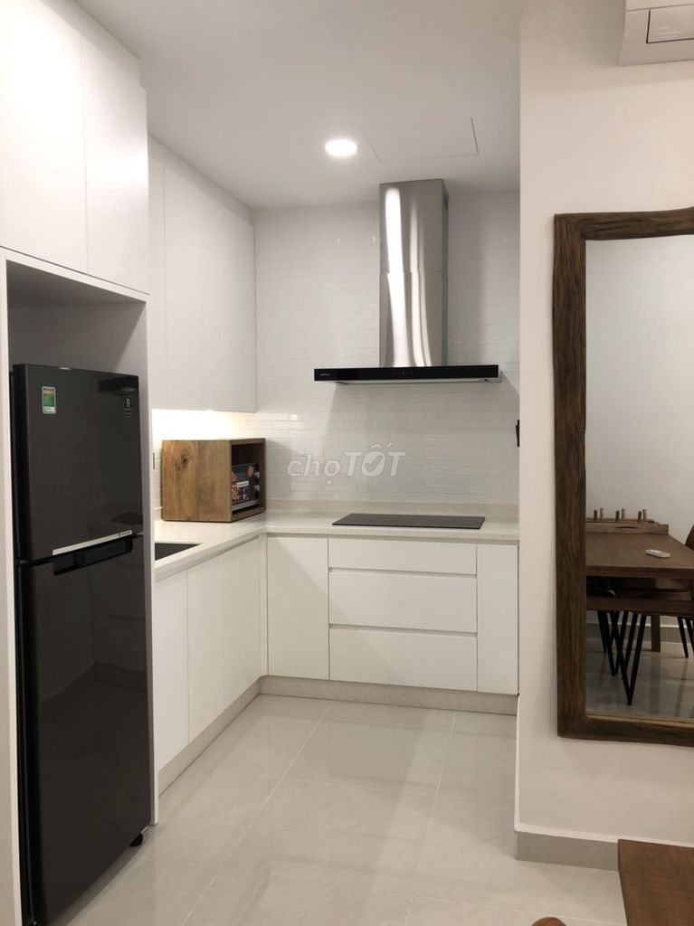 Renting Saigon Royal 40 m2 full interior cost 16 million a month.