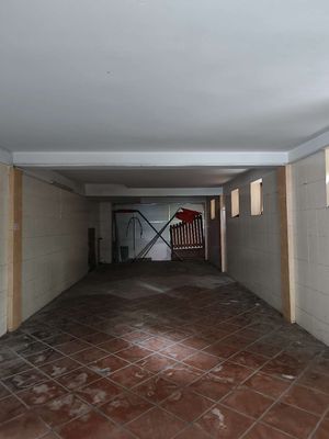 The KDo-O-State Front House Thành Thái - 4 x 20 M 4 bedroom - it's got a big garage.