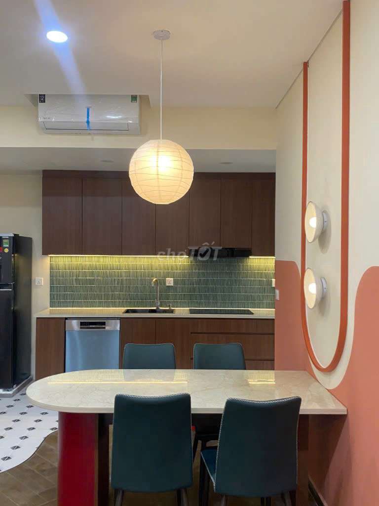 Rent a two-room Nguyễn Hữu Thọ, District 7, Ho Chi Minh.
