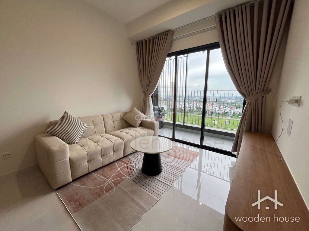 Rent a two-room Nguyễn Hữu Thọ, District 7, Ho Chi Minh.